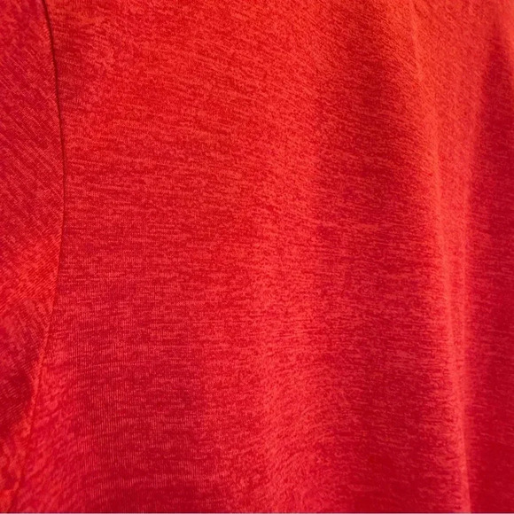 Boy’s Chicago Blackhawks NHL Red Long Sleeve Graphic T-Shirt Size M - Picture 8 of 9